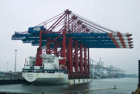 branchen lift+handling containerbruecke Lift & Handling Equipment